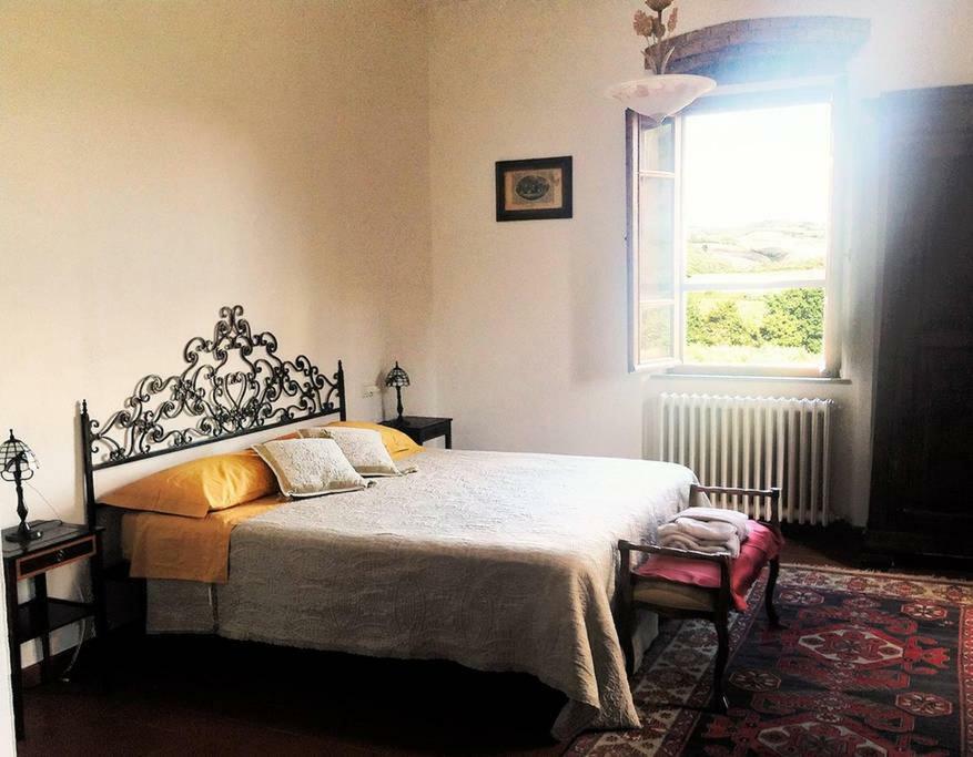 Stunning Country House Overlooking Tuscany Hills Lorenzana ภายนอก รูปภาพ